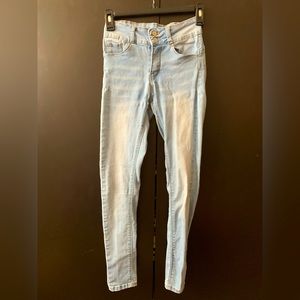 Butt enhancing super soft and stretchy skinny jeggings